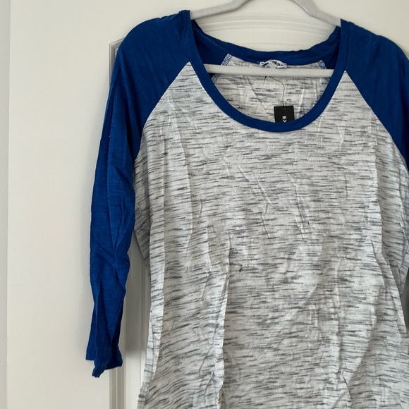 NWT Express Raglan Tee - Picture 4 of 4